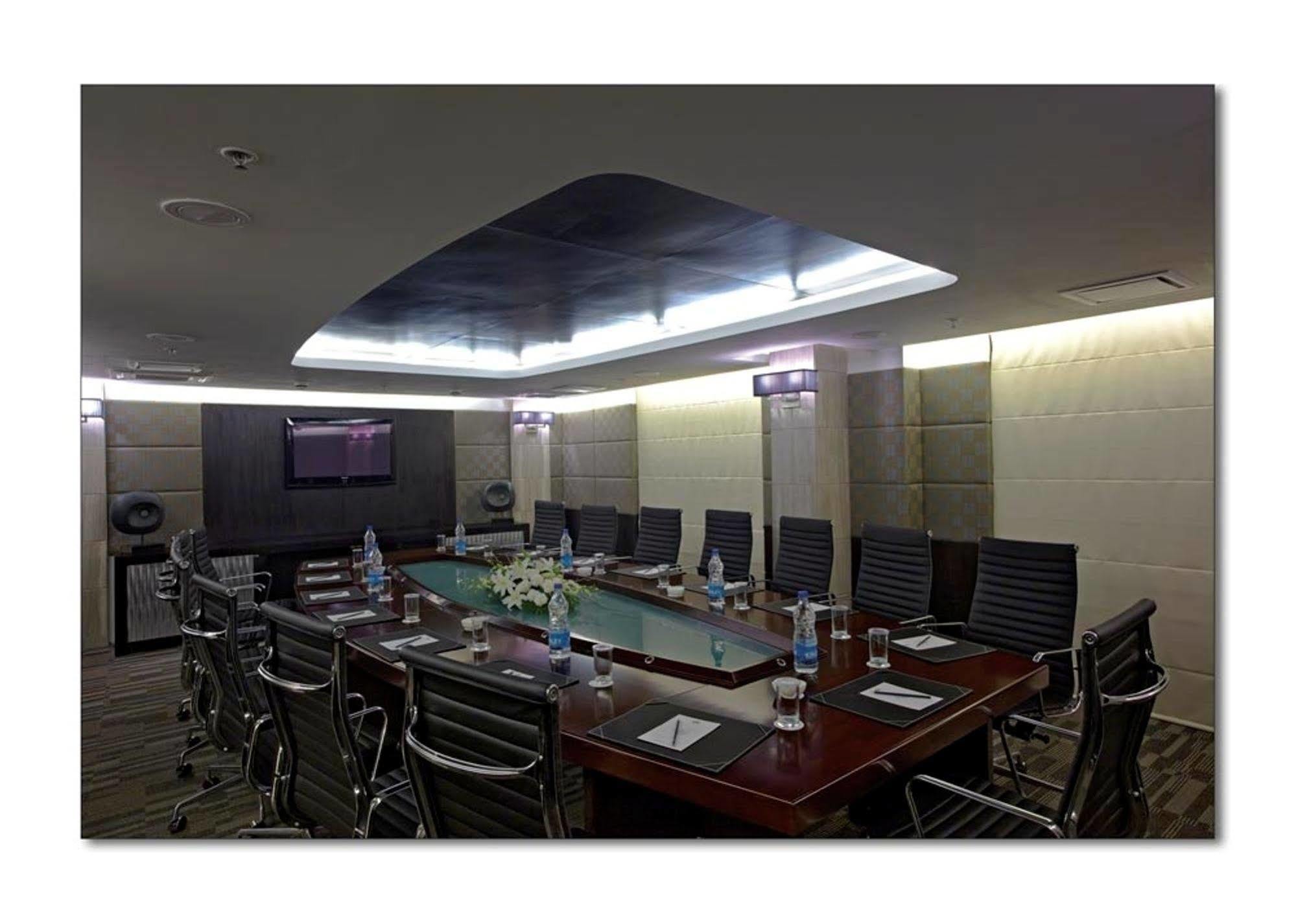 Radisson Hotel Sector 29 Gurugram Gurgaon Esterno foto