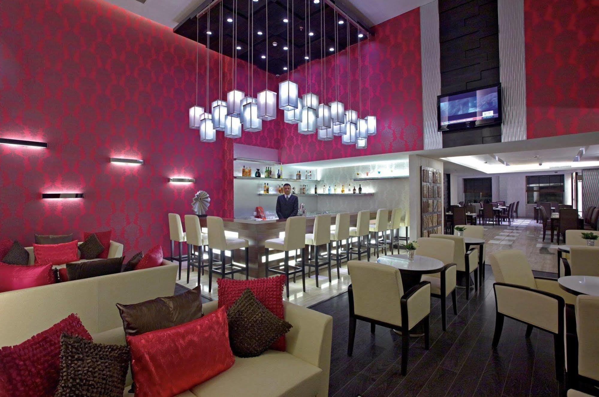 Radisson Hotel Sector 29 Gurugram Gurgaon Esterno foto